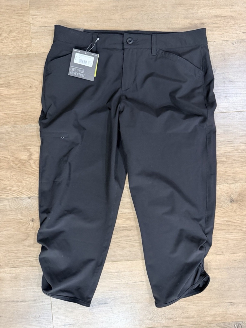 NWT Eddie Bauer Adventurer Pants Womens 8 Black Capri Cargo Stretch
